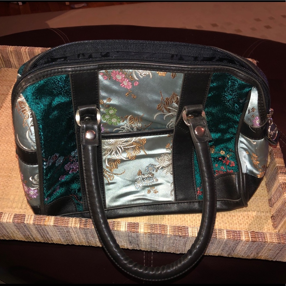 Yans NY Oriental Flower Design Handbag; Unique!